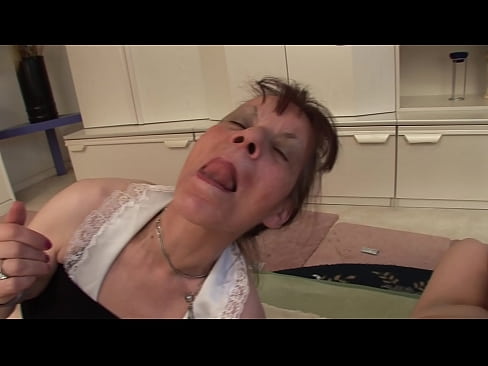 ❤️ Zwei Großmütter und ein Großvater haben einen Dreier ❤️❌ Just porn bei uns ☑