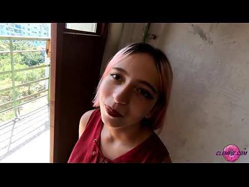 ❤️ Studentin saugt einen Fremden im Outback - Sperma auf seinem Gesicht ❤️❌ Just porn bei uns ☑